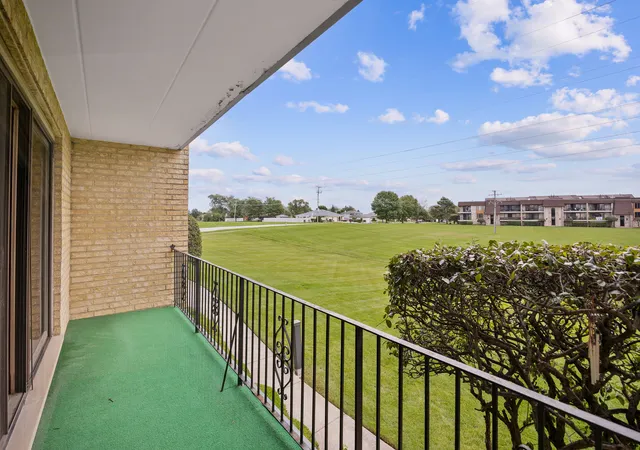 Photo 3 of Condo for sale at 15703 S Sunset Ridge Ct #1N, Orland Park, IL 60462 | MLS# 12768339 | Listing updated on 2026-10-28