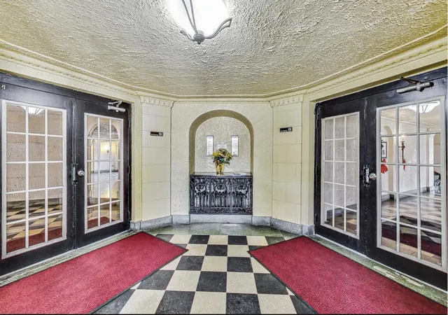 Photo 4 of Condo for sale at 6832 S South Shore Dr #2, Chicago, IL 60649 | MLS# 12768340 | Listing updated on 2026-09-25