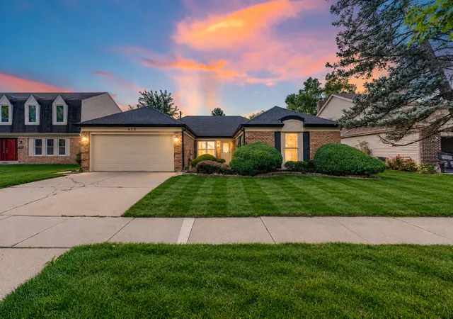 Photo 1 of Single family home for sale at 620 Cobblestone Ln, Buffalo Grove, IL 60089 | MLS# 12768346 | Listing updated on 2026-09-26