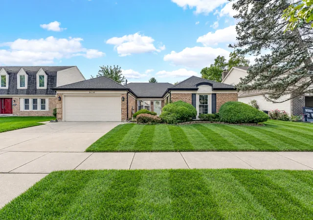 Photo 2 of Single family home for sale at 620 Cobblestone Ln, Buffalo Grove, IL 60089 | MLS# 12768346 | Listing updated on 2026-09-26