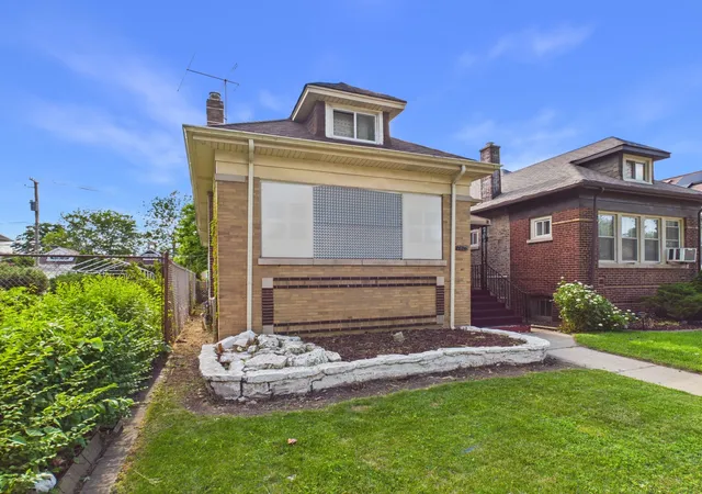 Photo 2 of Single family home for sale at 7826 S Paxton Ave, Chicago, IL 60649 | MLS# 12768348 | Listing updated on 2026-10-08