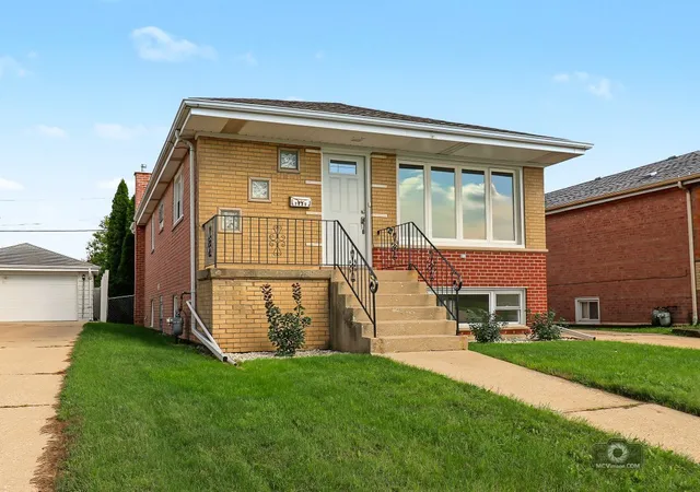 Photo 1 of Single family home for sale at 7925 Natchez Ave, Burbank, IL 60459 | MLS# 12768349 | Listing updated on 2026-09-24