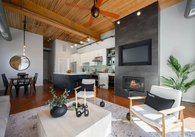 Photo 2 of Condo for sale at 2333 W St Paul Ave #200, Chicago, IL 60647 | MLS# 12768354 | Listing updated on 2026-09-28
