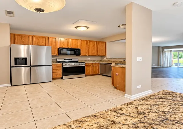 Photo 3 of Townhouse for sale at 188 Stockton Dr, Grayslake, IL 60030 | MLS# 12768359 | Listing updated on 2026-10-05
