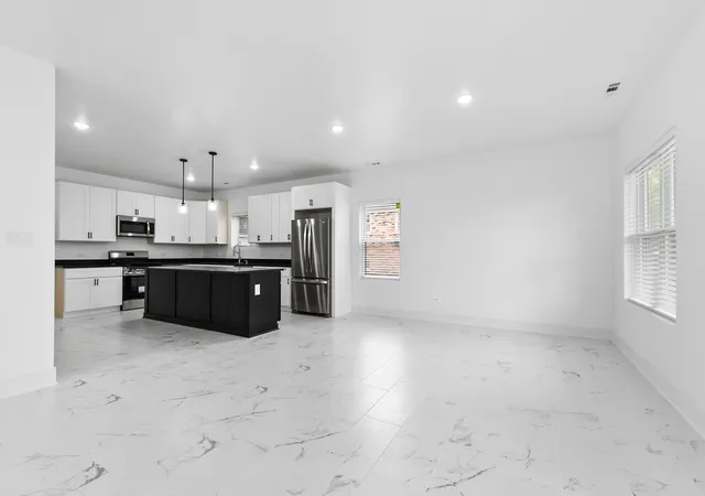 Photo 4 of Single family home for sale at 90 W 30th Place, South Chicago Heights, IL 60411 | MLS# 12768380 | Listing updated on 2026-09-24