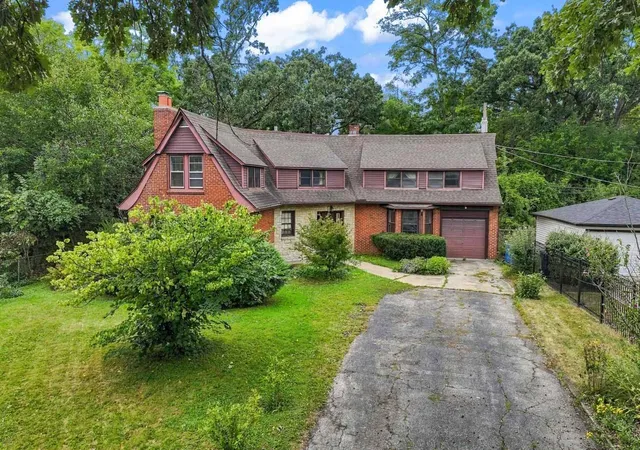 Photo 1 of Single family home for sale at 206 N Bonnie Brae Ave, Elmhurst, IL 60126 | MLS# 12768392 | Listing updated on 2026-09-26