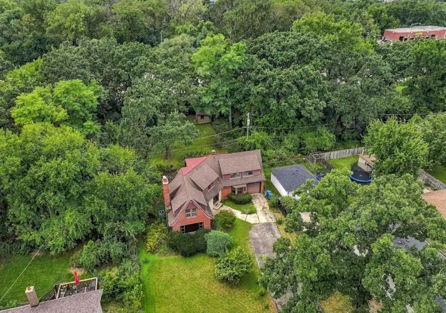 Photo 3 of Single family home for sale at 206 N Bonnie Brae Ave, Elmhurst, IL 60126 | MLS# 12768392 | Listing updated on 2026-09-26