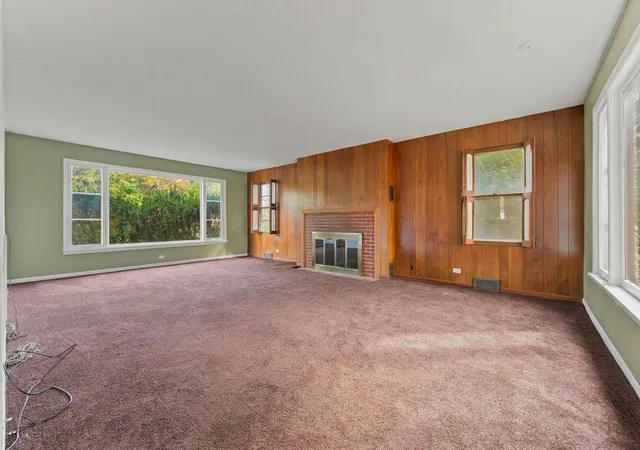 Photo 4 of Single family home for sale at 206 N Bonnie Brae Ave, Elmhurst, IL 60126 | MLS# 12768392 | Listing updated on 2026-09-26