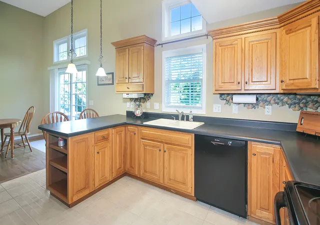 Photo 4 of Single family home for sale at 1311 Moss Crk Rd, Bloomington, IL 61704 | MLS# 12768415 | Listing updated on 2026-10-07