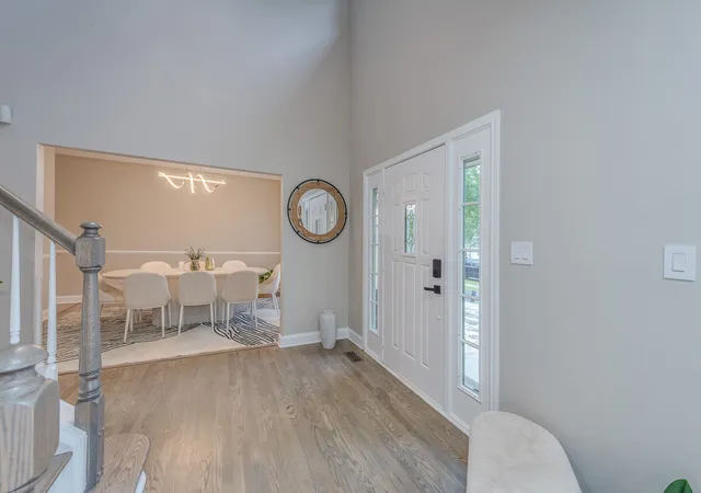 Photo 2 of Single family home for sale at 550 Meadowview Dr, Wauconda, IL 60084 | MLS# 12768419 | Listing updated on 2026-10-01