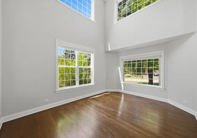 Photo 4 of Single family home for sale at 259 Pembrook Ln, Mundelein, IL 60060 | MLS# 12768424 | Listing updated on 2026-10-03