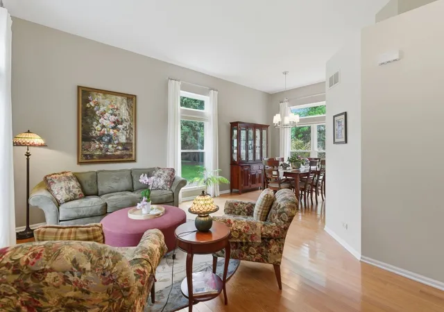 Photo 3 of Single family home for sale at 1422 Almaden Ln, Gurnee, IL 60031 | MLS# 12768425 | Listing updated on 2026-09-25