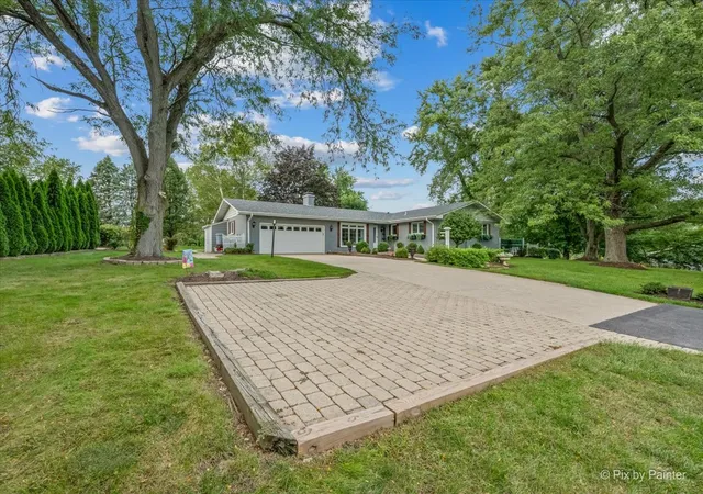 Photo 3 of Single family home for sale at 39w440 Campton Hills Dr, Campton Hills, IL 60175 | MLS# 12768429 | Listing updated on 2026-10-07