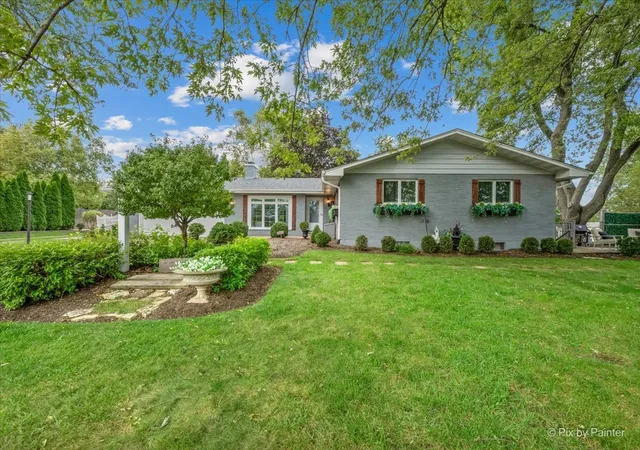 Photo 4 of Single family home for sale at 39w440 Campton Hills Dr, Campton Hills, IL 60175 | MLS# 12768429 | Listing updated on 2026-10-07