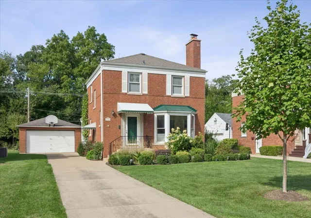 Photo 1 of Single family home for sale at 138 Park Ave, River Forest, IL 60305 | MLS# 12768437 | Listing updated on 2026-09-30