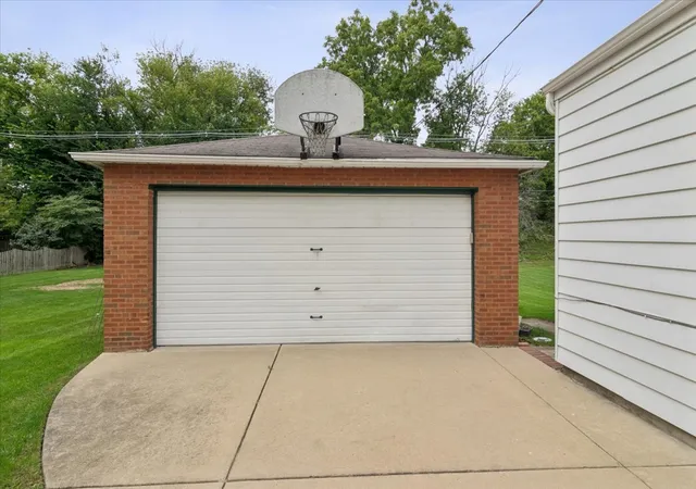 Photo 3 of Single family home for sale at 138 Park Ave, River Forest, IL 60305 | MLS# 12768437 | Listing updated on 2026-09-30