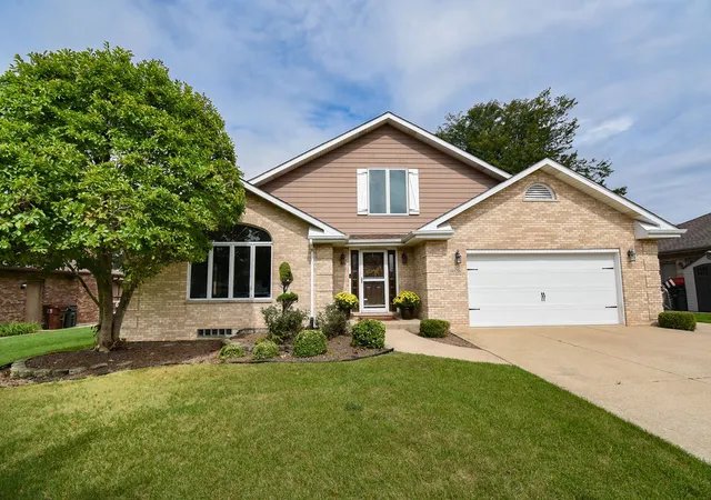Photo 1 of Single family home for sale at 6928 154th Place, Oak Forest, IL 60452 | MLS# 12768452 | Listing updated on 2026-10-06