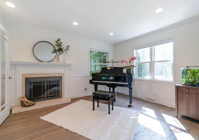 Photo 4 of Single family home for sale at 1118 Gordon Ter, Deerfield, IL 60015 | MLS# 12768460 | Listing updated on 2026-09-25
