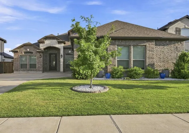 Photo 1 of Single family home for sale at 5812 Painswick Dr, Aubrey, TX 76227 | MLS# 12768466 | Listing updated on 2026-09-30