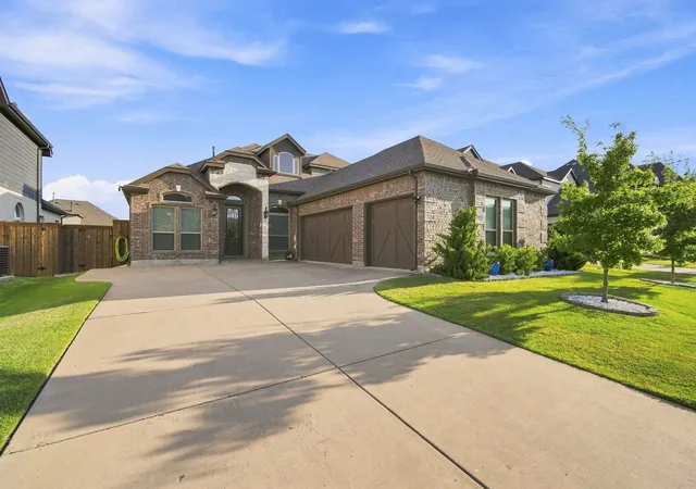 Photo 1 of Single family home for sale at 5812 Painswick Dr, Aubrey, TX 76227 | MLS# 12768466 | Listing updated on 2026-09-30