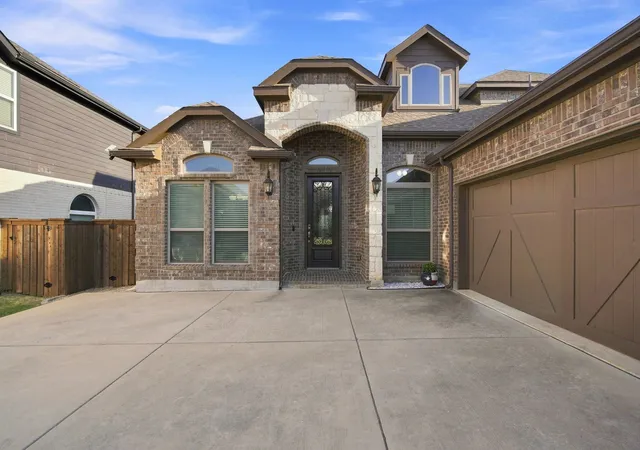 Photo 2 of Single family home for sale at 5812 Painswick Dr, Aubrey, TX 76227 | MLS# 12768466 | Listing updated on 2026-09-30