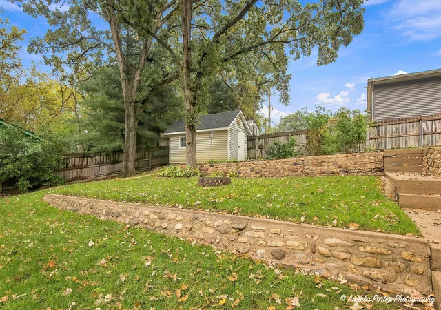 Photo 3 of Single family home for sale at 5104 E Lake Shore Dr, Wonder Lake, IL 60097 | MLS# 12768469 | Listing updated on 2026-10-07