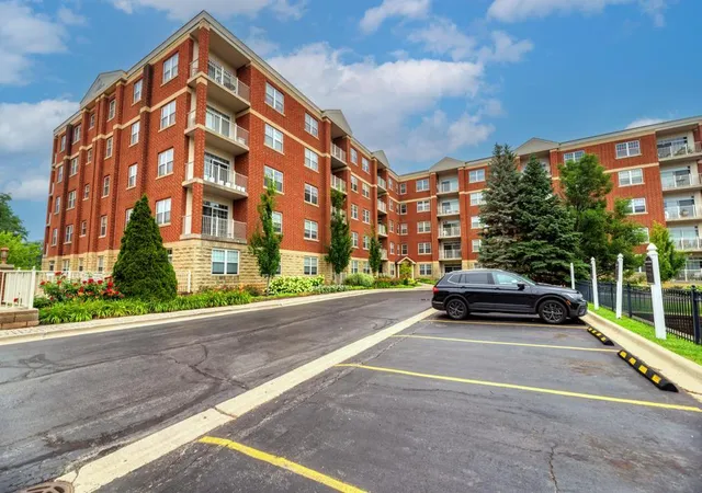 Photo 2 of Condo for sale at 1 Itasca Pl #211, Itasca, IL 60143 | MLS# 12768470 | Listing updated on 2026-09-24