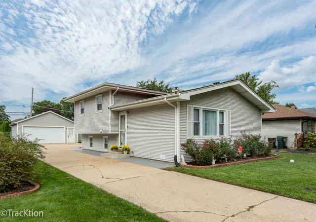 Single family home for sale at 4030 N Adams St, Westmont, IL 60559 | MLS# 12768483