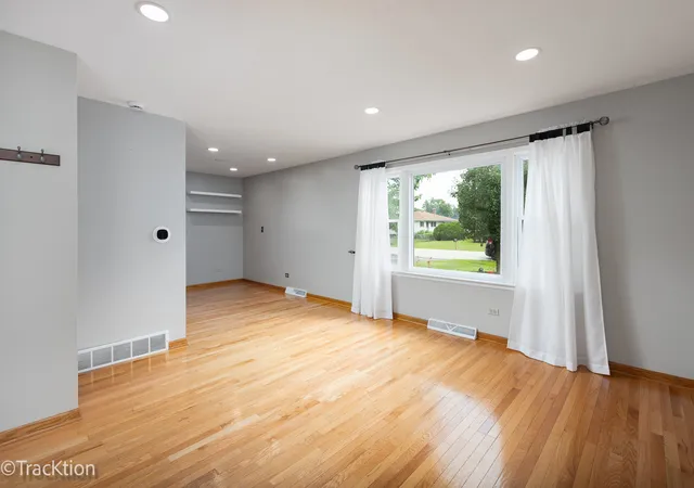 Photo 3 of Single family home for sale at 4030 N Adams St, Westmont, IL 60559 | MLS# 12768483 | Listing updated on 2026-09-25