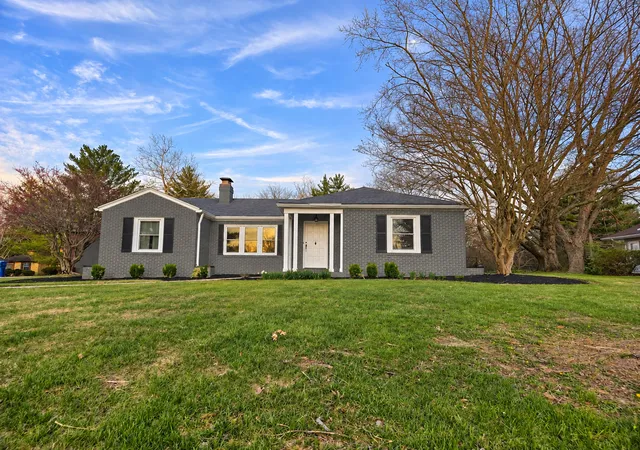 Photo 2 of Single family home for sale at 14652 N Il Hwy 37, Mt Vernon, IL 62864 | MLS# 12768488 | Listing updated on 2026-09-30