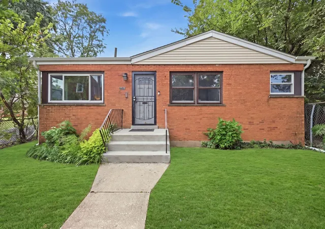 Single family home for sale at 9810 S Loomis St, Chicago, IL 60643 | MLS# 12768495