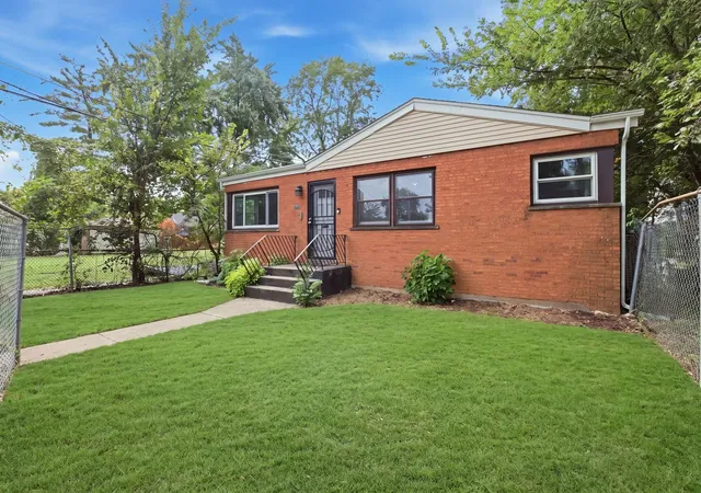 Photo 2 of Single family home for sale at 9810 S Loomis St, Chicago, IL 60643 | MLS# 12768495 | Listing updated on 2026-09-24