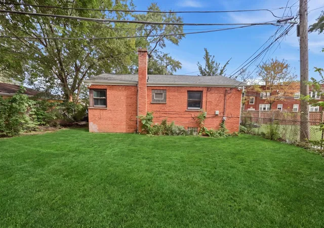 Photo 38 of Single family home for sale at 9810 S Loomis St, Chicago, IL 60643 | MLS# 12768495 | Listing updated on 2026-10-09