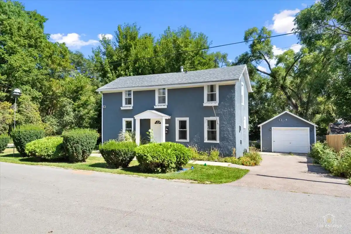 Photo 2 of Single family home for sale at 116 N 7th Avenue, Saint Charles, IL 60174 | MLS# 12768499 | Listing updated on 2026-10-09