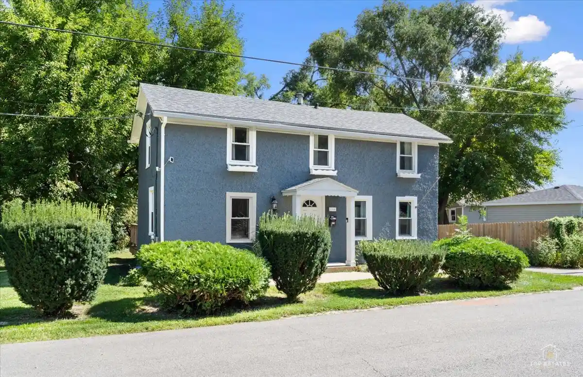 Photo 3 of Single family home for sale at 116 N 7th Avenue, Saint Charles, IL 60174 | MLS# 12768499 | Listing updated on 2026-10-09