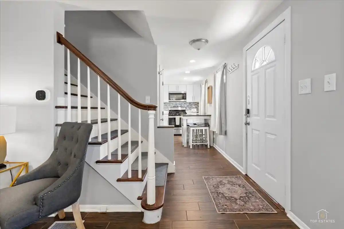 Photo 3 of Single family home for sale at 116 N 7th Avenue, Saint Charles, IL 60174 | MLS# 12768499 | Listing updated on 2026-10-09