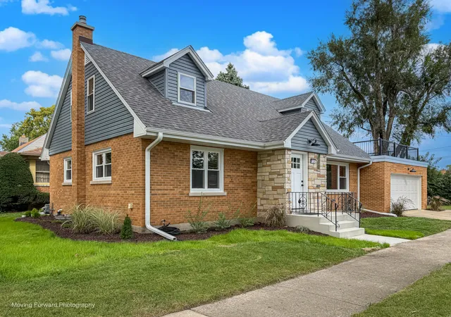 Photo 2 of Single family home for sale at 725 Hull Ave, Westchester, IL 60154 | MLS# 12768510 | Listing updated on 2026-09-30