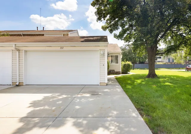 Photo 1 of Townhouse for sale at 337 E Roland Dr, Glendale Heights, IL 60139 | MLS# 12768512 | Listing updated on 2026-09-24