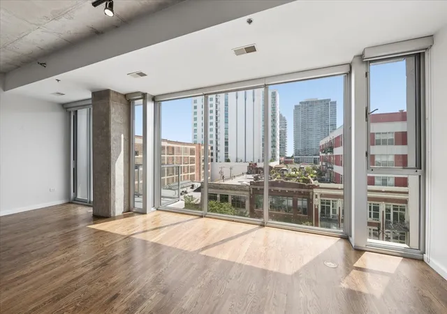 Photo 2 of Condo for sale at 1620 S Michigan Ave #606, Chicago, IL 60616 | MLS# 12768513 | Listing updated on 2026-09-24