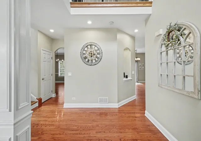 Photo 3 of Single family home for sale at 911 E Butterfield Cir, Shorewood, IL 60404 | MLS# 12768518 | Listing updated on 2026-09-24