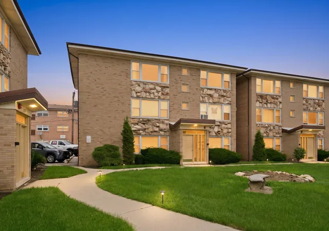 Photo 2 of Condo for sale at 3170 W Meadow Ln #23, Merrionette Park, IL 60803 | MLS# 12768532 | Listing updated on 2026-09-30