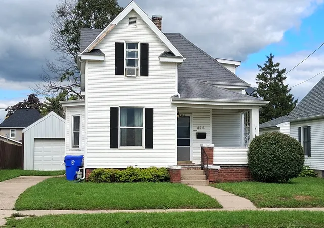 Photo 1 of Single family home for sale at 426 Pine St, Kewanee, IL 61443 | MLS# 12768536 | Listing updated on 2026-09-29