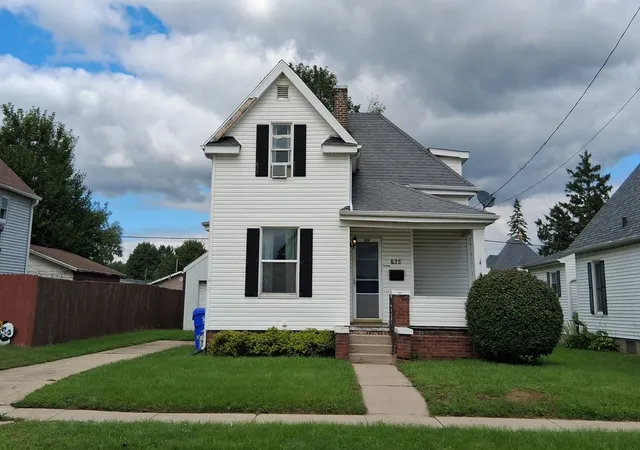 Photo 3 of Single family home for sale at 426 Pine St, Kewanee, IL 61443 | MLS# 12768536 | Listing updated on 2026-09-29