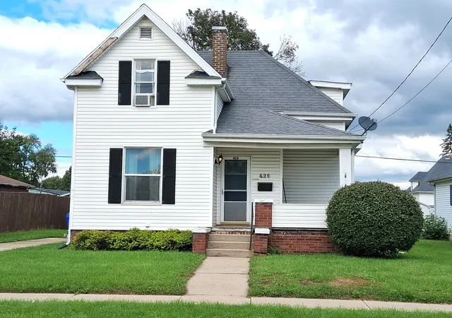 Photo 4 of Single family home for sale at 426 Pine St, Kewanee, IL 61443 | MLS# 12768536 | Listing updated on 2026-09-29