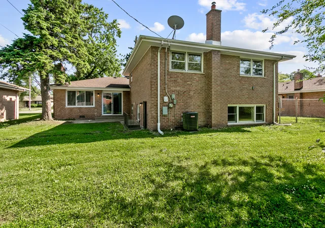 Photo 3 of Single family home for sale at 936 E 170th Street, South Holland, IL 60473 | MLS# 12768537 | Listing updated on 2026-09-24