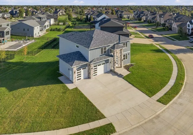 Photo 1 of Single family home for sale at 6589 Blackbird Ln, Bettendorf, IA 52722 | MLS# 12768546 | Listing updated on 2026-10-06