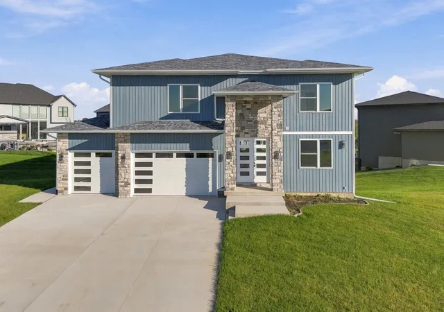 Photo 3 of Single family home for sale at 6589 Blackbird Ln, Bettendorf, IA 52722 | MLS# 12768546 | Listing updated on 2026-10-06