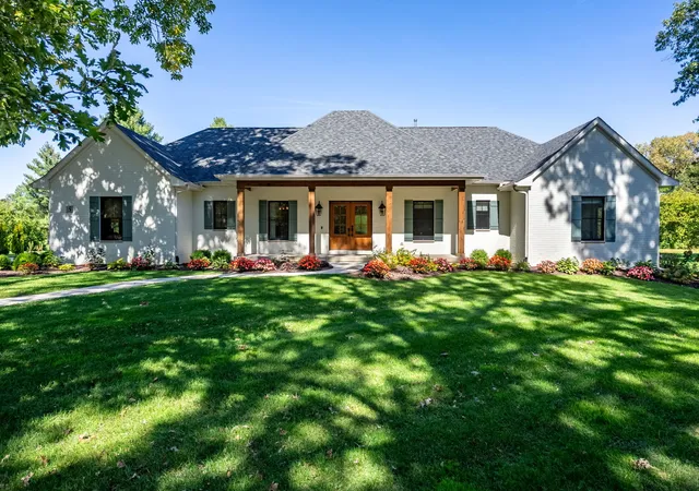 Photo 1 of Single family home for sale at 5 Bayhill Dr, Coal Valley, IL 61240 | MLS# 12768553 | Listing updated on 2026-10-09