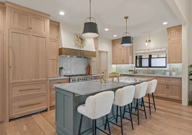 Photo 4 of Single family home for sale at 5 Bayhill Dr, Coal Valley, IL 61240 | MLS# 12768553 | Listing updated on 2026-10-09