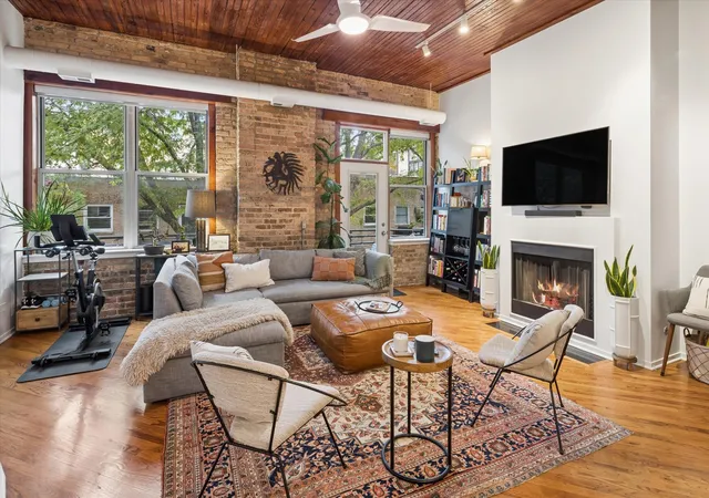Photo 2 of Condo for sale at 2021 W Willow St #204, Chicago, IL 60647 | MLS# 12768555 | Listing updated on 2026-09-25